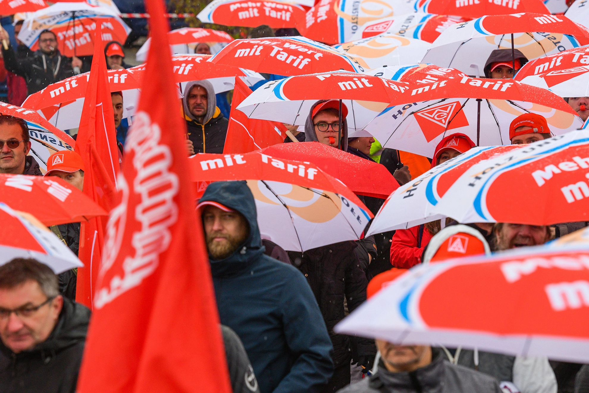 Tarifrunde Holz und Kunststoff: Aktionstag bei Dethleffs, Isny im Allgäu