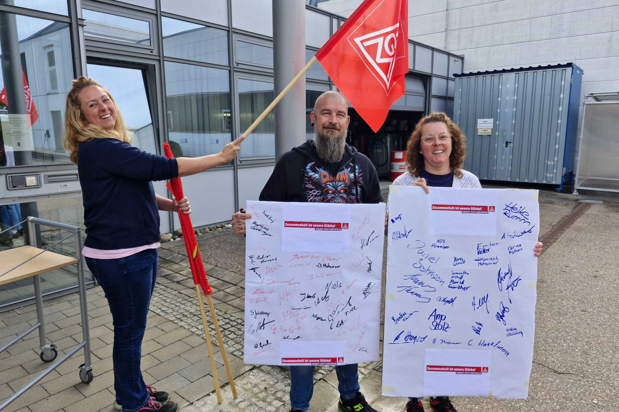Unterschriftenaktion bei Nedschroef in Schrozberg