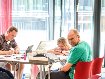 Unsere Bildung ist euer Vorteil! 